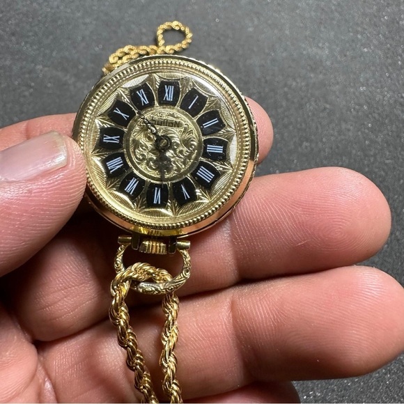 Vintage Sutton Gold Ornate Pendant Pocket Watch On 24” Monet Rope Chain Working - Picture 7 of 9